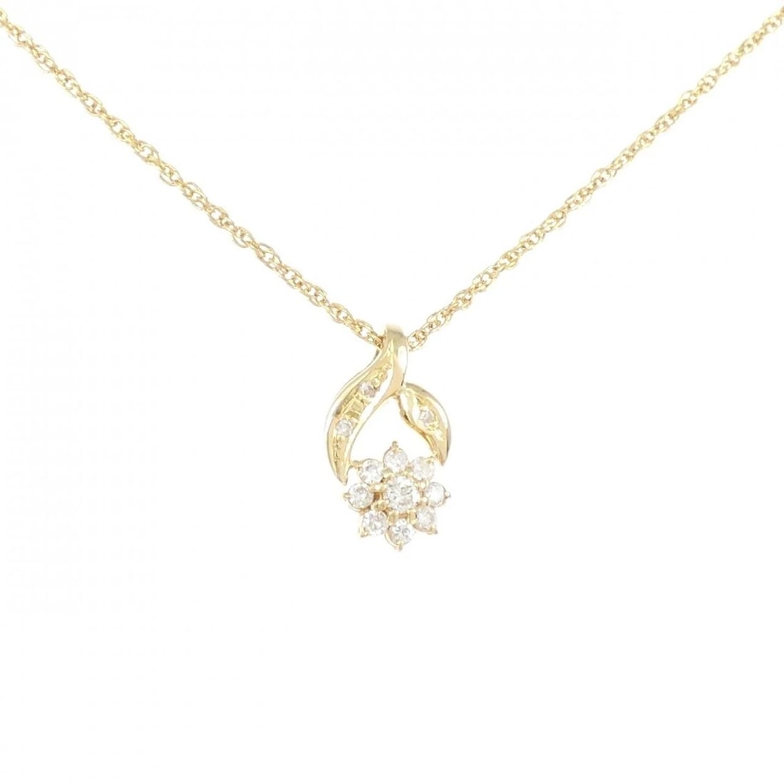 K18YG FLOWER DIAMOND NECKLACE: K18YG Flower Diamond Necklace Brand: Unbranded Type/Style: Necklace Material: 18K Yellow Gold, Main Stone/Creation Natural Color: Yellow Gold Size: ActualSize Pendant top H x W: 15.4mmx8.5mm Chain