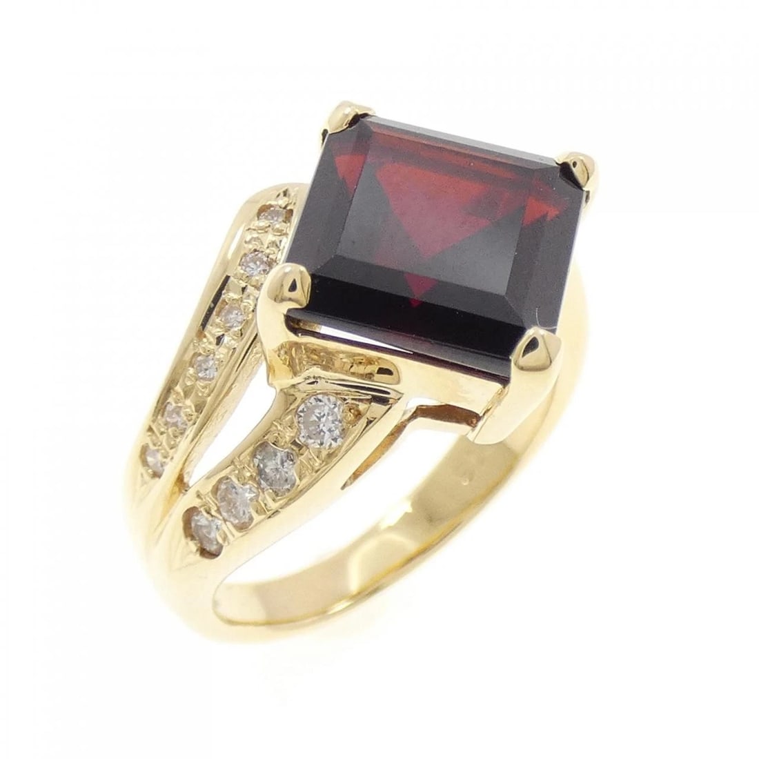 K18YG GARNET RING: K18YG Garnet Ring Brand: Unbranded Type/Style: Garnet Ring Material: K18YG, Main Stone/Creation GARNET Secondary Stone Diamond Color: K18YG Size: US 6 Accessories: None Accessories Notice: