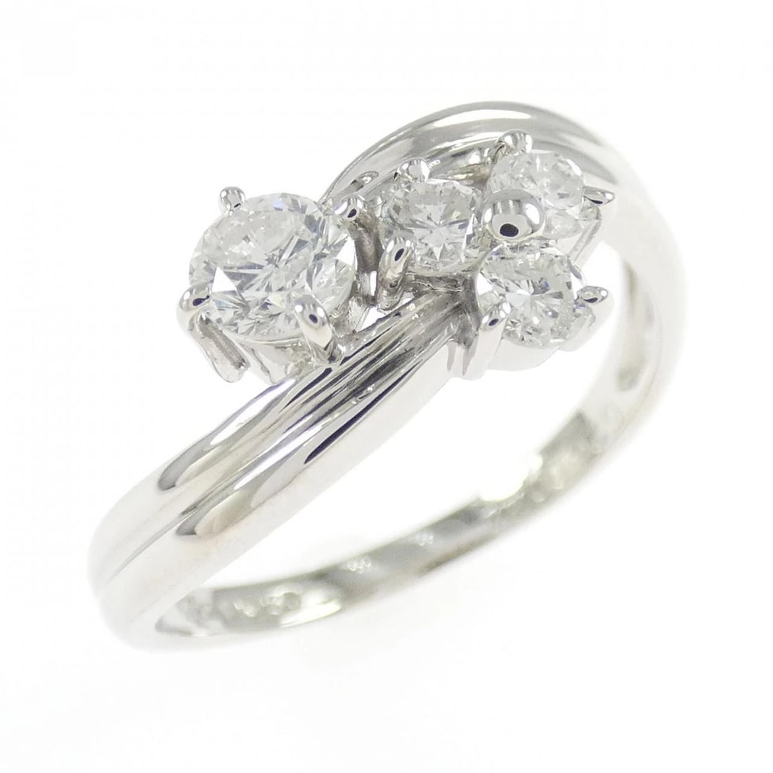 PT850 DIAMOND RING: PT850 Diamond Ring Brand: Unbranded Type/Style: Diamond Ring Material: PT850, Main Stone/Creation Natural Color: Silver Size: US 6 Accessories: None Accessories Notice: When purchasing pre-owned