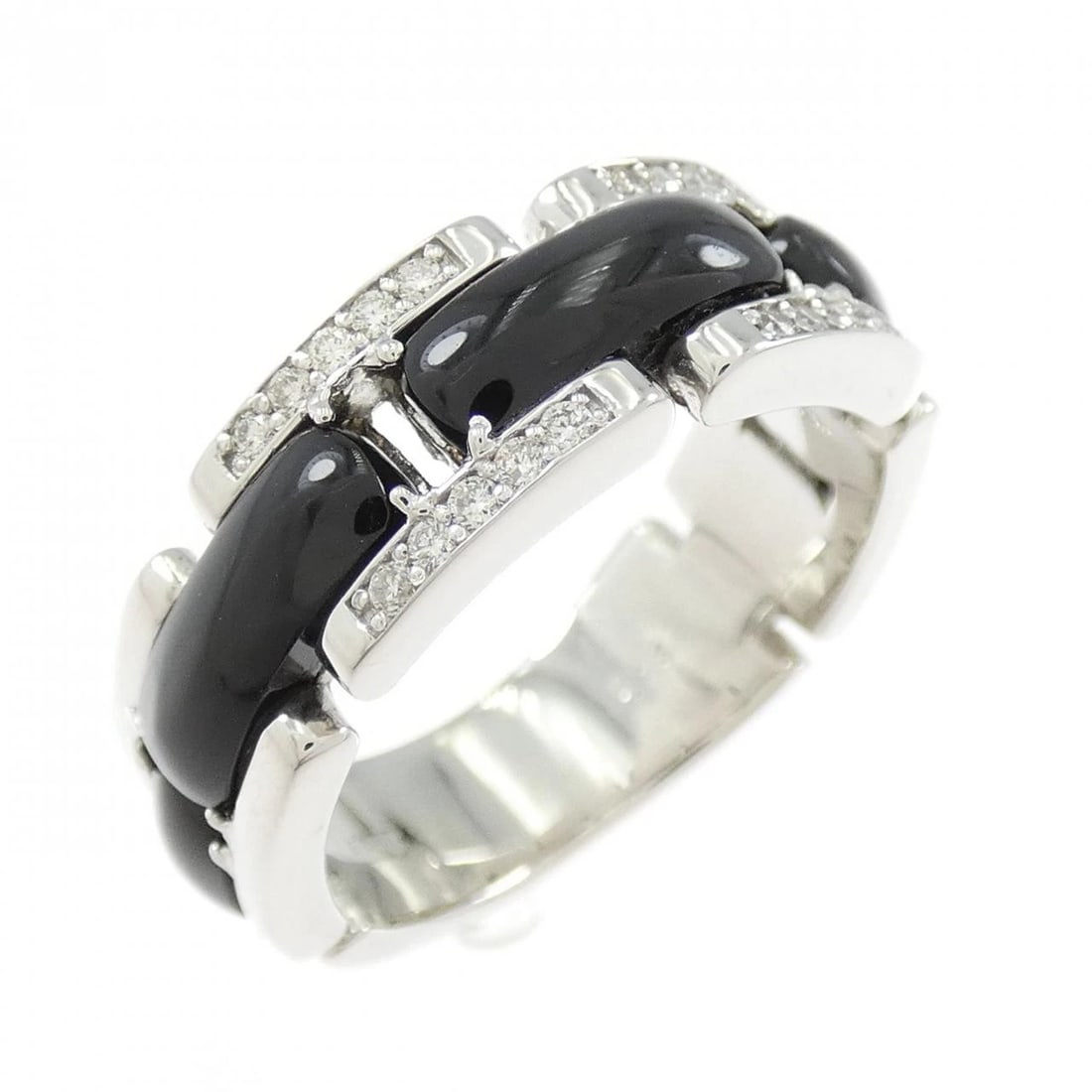 PT900 ONYX RING: PT900 Onyx Ring Brand: Unbranded Type/Style: Onyx Ring Material: PT900, Main Stone/Creation OnyxSecondary Stone Diamond Color: Silver Size: US 6 1/2 Accessories: None Accessories Notice: When