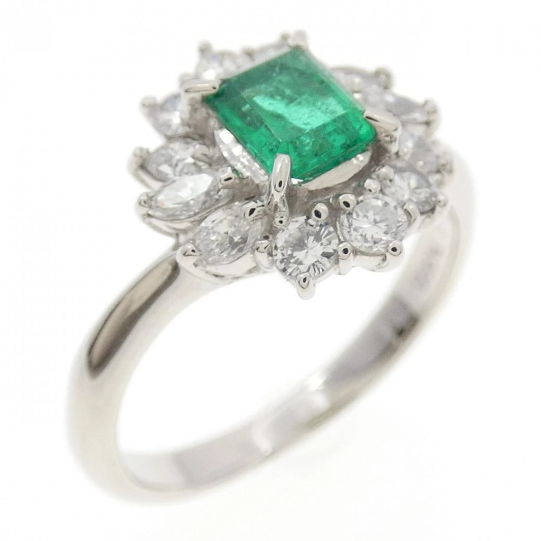 PT900 EMERALD RING: PT900 Emerald Ring Brand: Unbranded Type/Style: Emerald Ring Material: Platinum900, Main Stone/Creation Emerald Secondary Stone Diamond Color: Platinum Size: US 5 1/2 Accessories: None Accessories