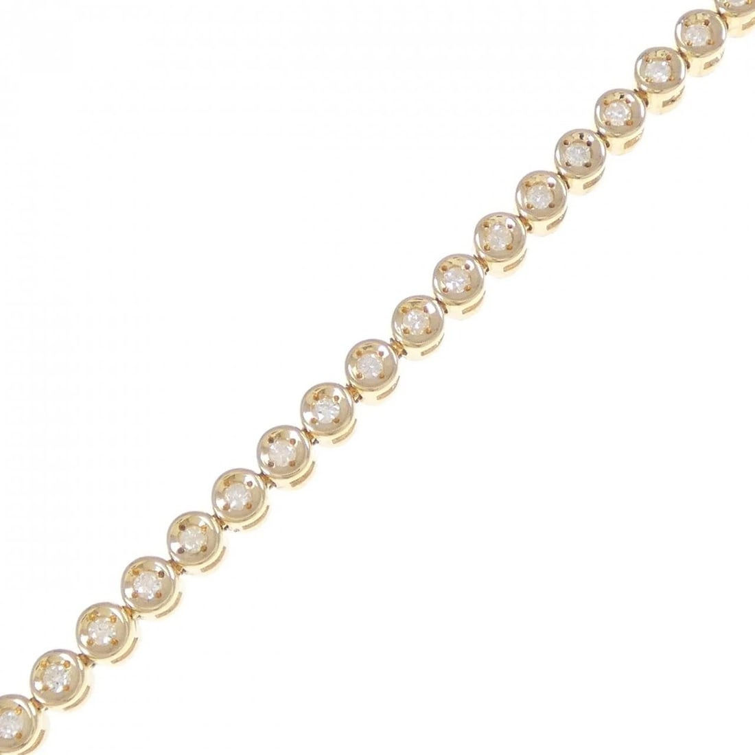 K18YG DIAMOND BRACELET: K18YG Diamond Bracelet Brand: Unbranded Type/Style: Diamond Bracelet Material: K18YG, Main Stone/Creation NATURAL Color: YELLOW GOLD Size: 18.5cm Actual Size Max width approx: 3.2mm Accessories: None