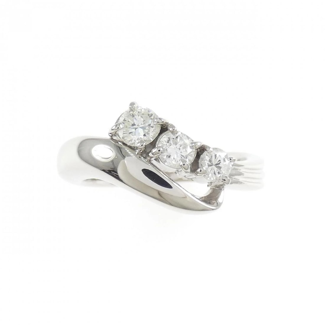 PT900 DIAMOND RING: PT900 Diamond Ring Brand: Unbranded Type/Style: Diamond Ring Material: PT900, Main Stone/Creation Natural Color: Silver Size: US 5 1/2 Accessories: None Accessories Notice: When purchasing pre-owned