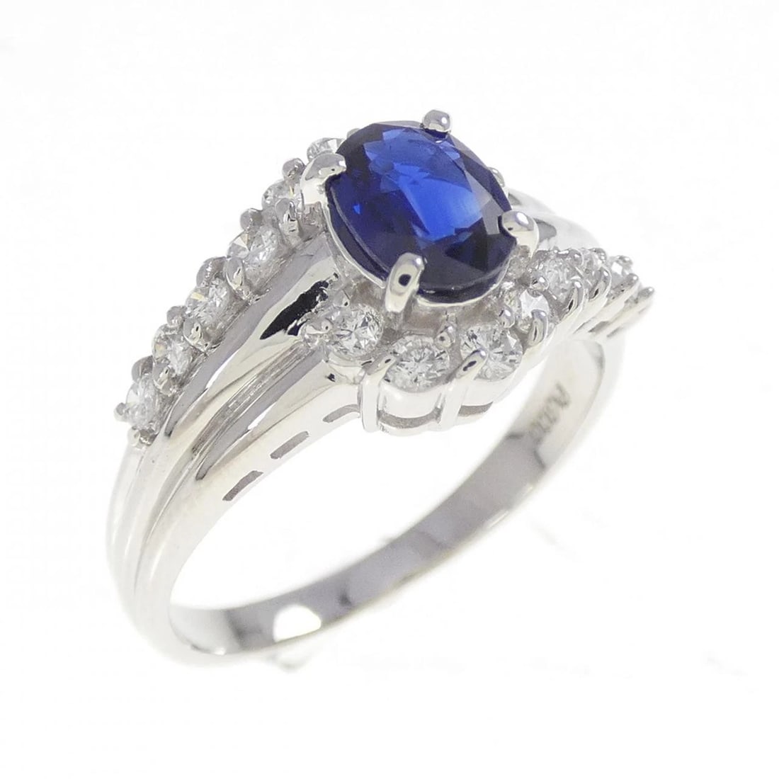PT900 SAPPHIRE RING: PT900 Sapphire Ring Brand: Unbranded Type/Style: Sapphire Ring Material: Platinum900, Main Stone/Creation Sapphire Secondary Stone Diamond Color: Platinum Size: US 6 1/4 Accessories: None Accessories