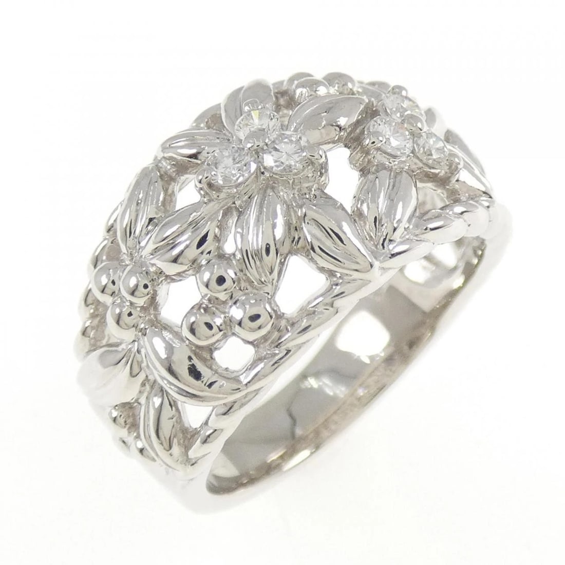 PT950 DIAMOND RING: PT950 Diamond Ring Brand: Unbranded Type/Style: Diamond ring Material: PT950, Main Stone/Creation Natural Color: Silver Size: US 5 3/4 Accessories: None Accessories Notice: When purchasing pre-owned