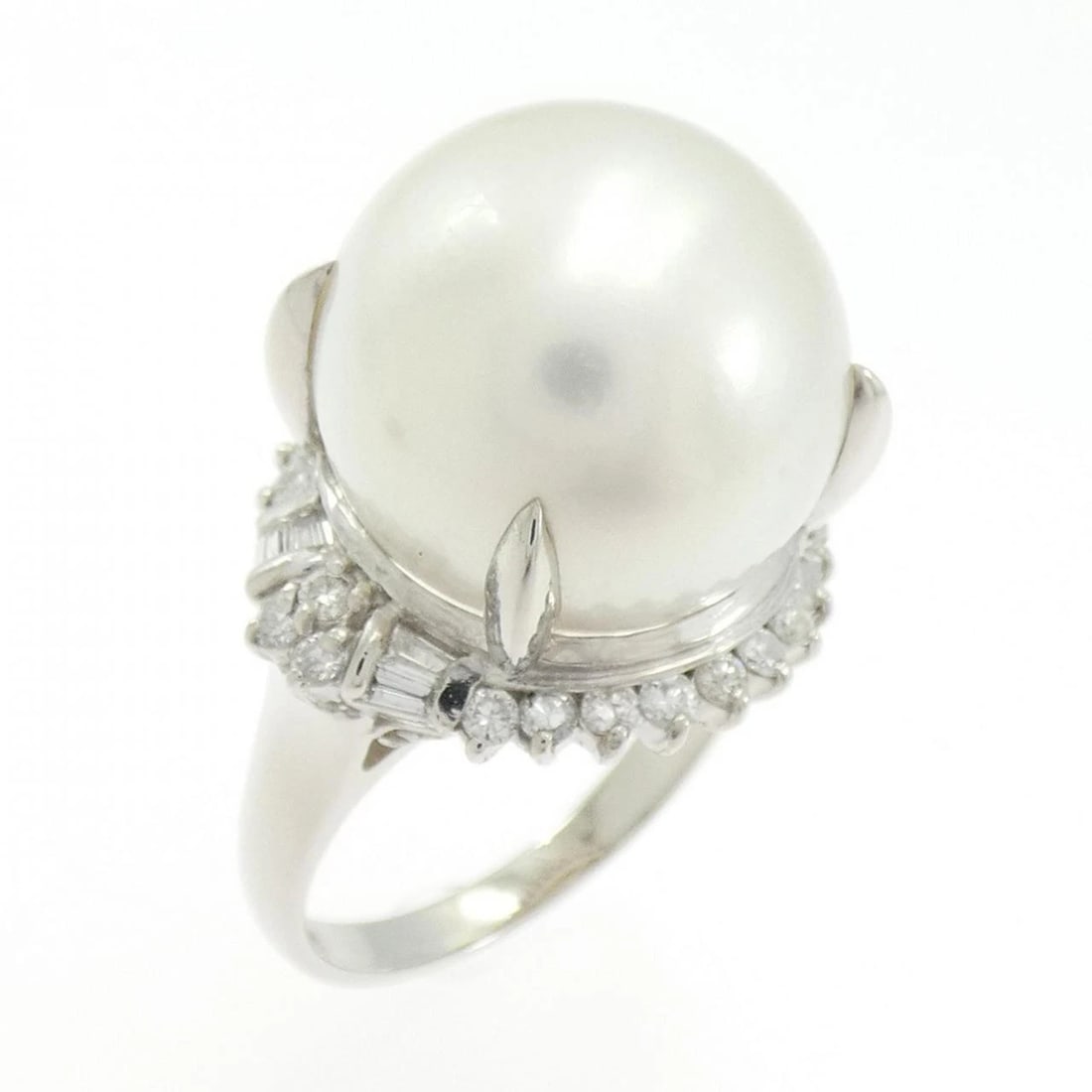 PT900 WHITE BUTTERFLY PEARL RING (1 of 3)