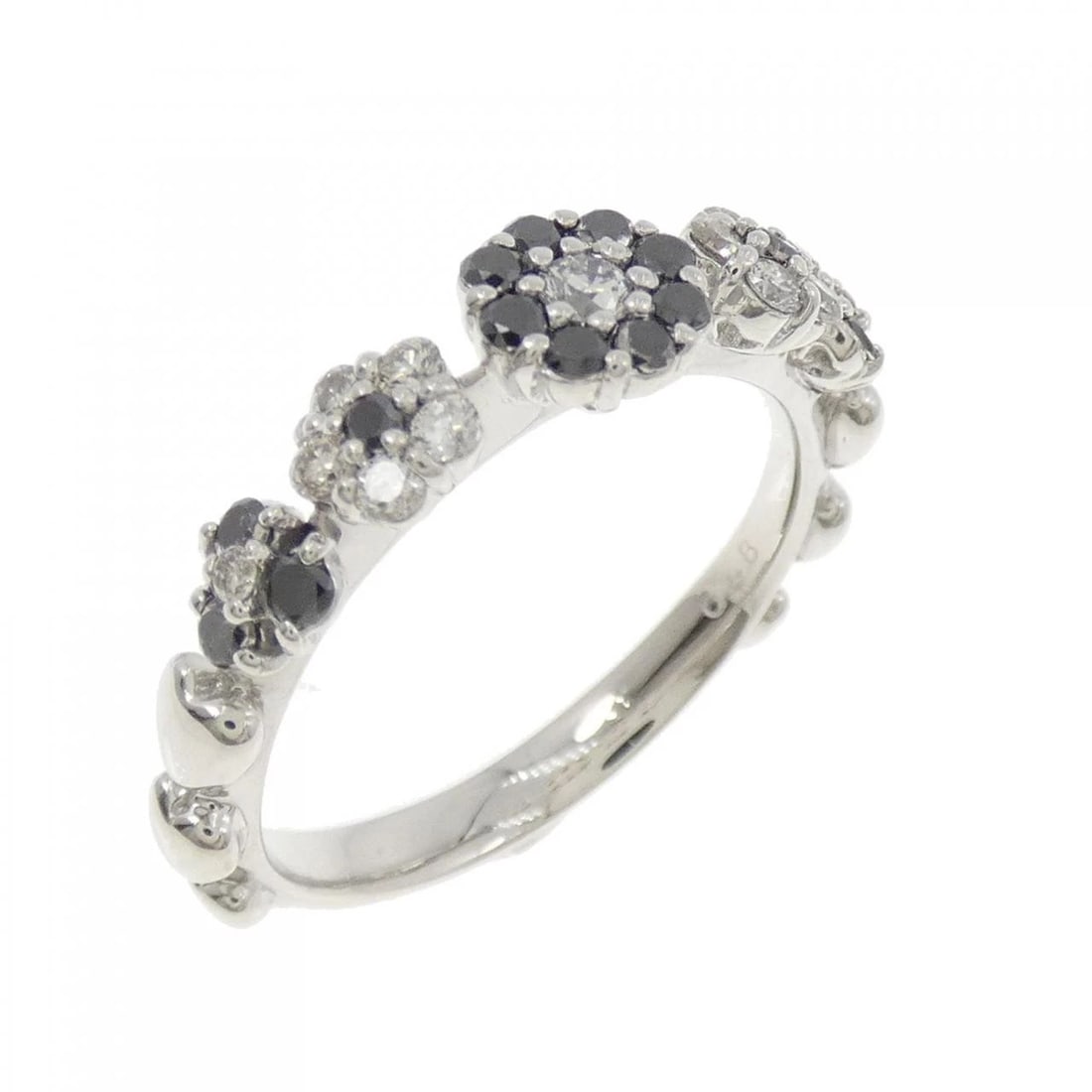 K18WG FLOWER DIAMOND RING: K18WG Flower Diamond Ring Brand: Unbranded Type/Style: Diamond Ring Material: 18k White Gold, Main Stone/Creation Natural Color: White Gold Size: US 5 3/4 Accessories: None Accessories Not