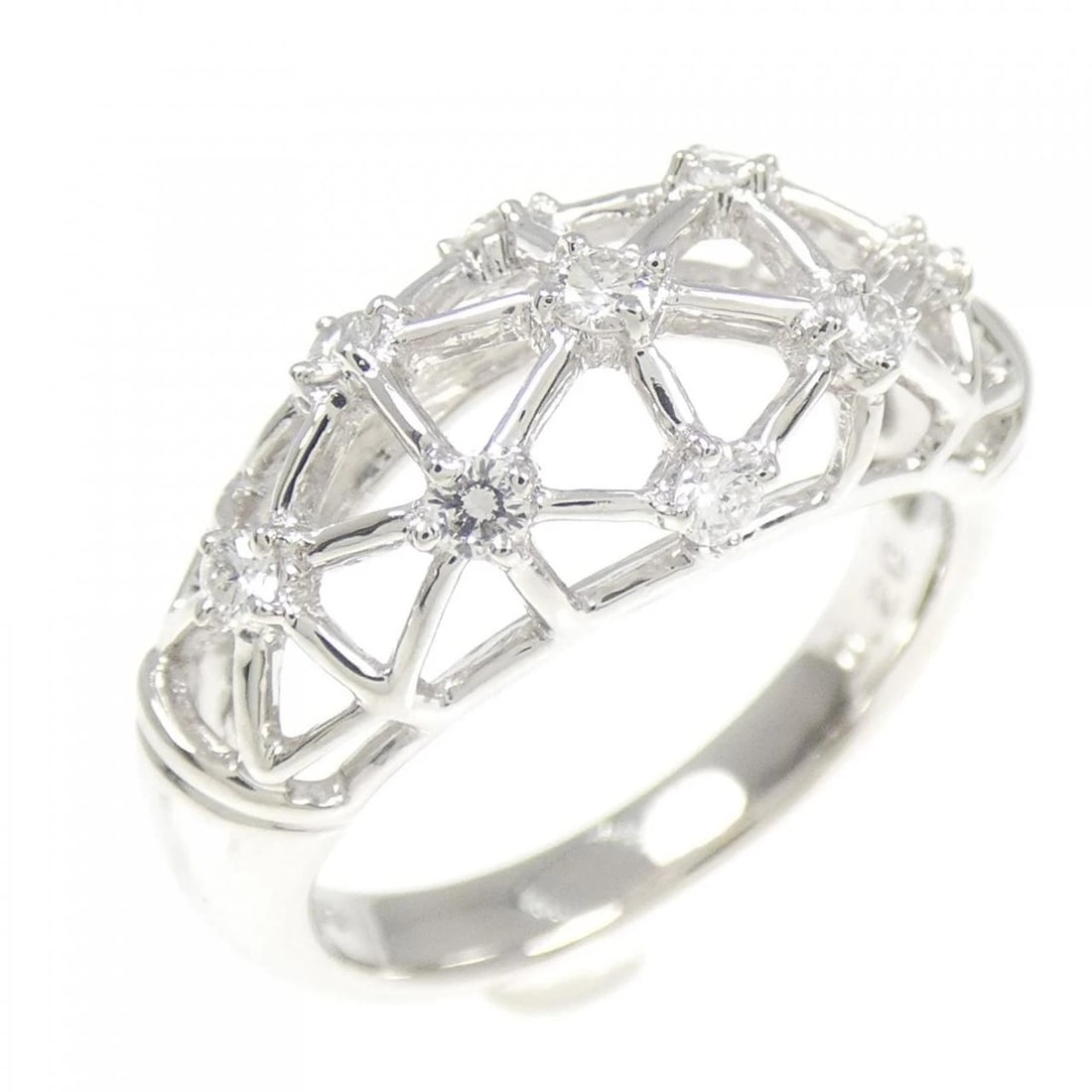 PT900 DIAMOND RING: PT900 Diamond Ring Brand: Unbranded Type/Style: Diamond Ring Material: Platinum900, Main Stone/Creation Natural Color: Platinum Size: US 4 3/4 Accessories: None Accessories Notice: When purchasing