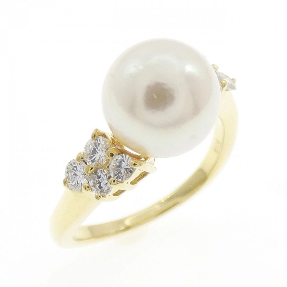 18K YELLOW GOLD AKOYA PEARL RING: 18K Yellow Gold Akoya Pearl Ring Brand: Unbranded Type/Style: Akoya Pearl Ring Material: K18YG, Main Stone/Creation Akoya Pearl Secondary Stone Diamond Color: Yellow gold Size: US 5 1/2 Accessories: