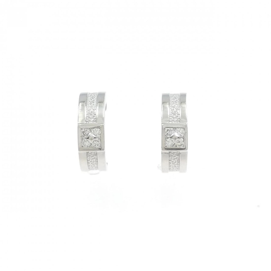 PT900 DIAMOND PIERCE: PT900 Diamond Pierce Brand: Unbranded Type/Style: Diamond Pierce/Earring Material: Platinum900, Main Stone/Creation Natural Color: Platinum Size: Approx. length x width: 13.2mm x 4.2mm Accessories: