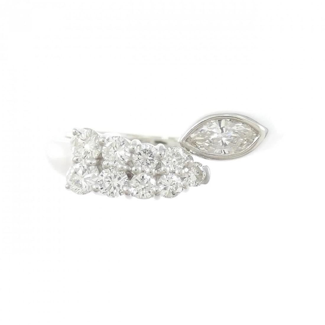 PT900 DIAMOND RING: PT900 Diamond Ring Brand: Unbranded Type/Style: Diamond ring Material: PT900, Main Stone/Creation Natural Color: Silver Size: US 8.25 Accessories: None Accessories Notice: When purchasing pre-owned