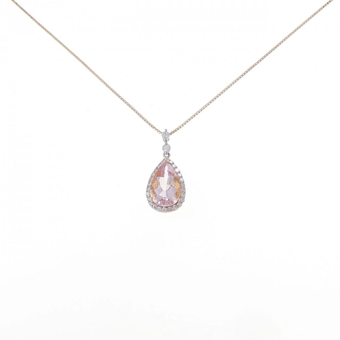 K18PG/PT900 MORGANITE NECKLACE: K18PG/PT900 Morganite Necklace Brand: Unbranded Type/Style: Morganite Necklace Material: K18PG/PT900, Main Stone/Creation MORGANITE Secondary Stone Diamond Color: PG,Silver Size: 45CM Actual Size