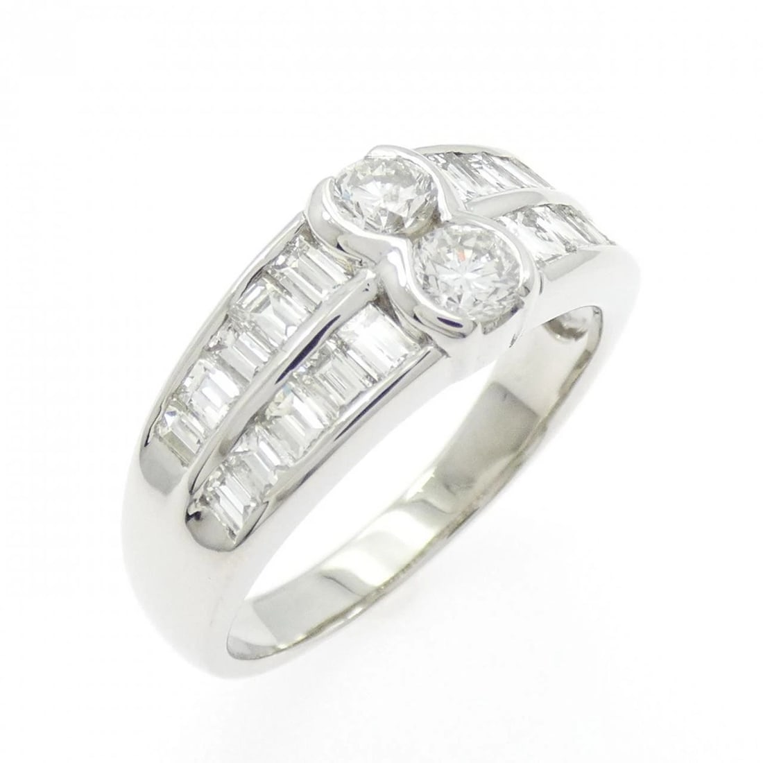 PT900 DIAMOND RING: PT900 Diamond Ring Brand: Unbranded Type/Style: Diamond Ring Material: Platinum900, Main Stone/Creation Natural Color: Platinum Size: US 9 Accessories: None Accessories Notice: When purcha