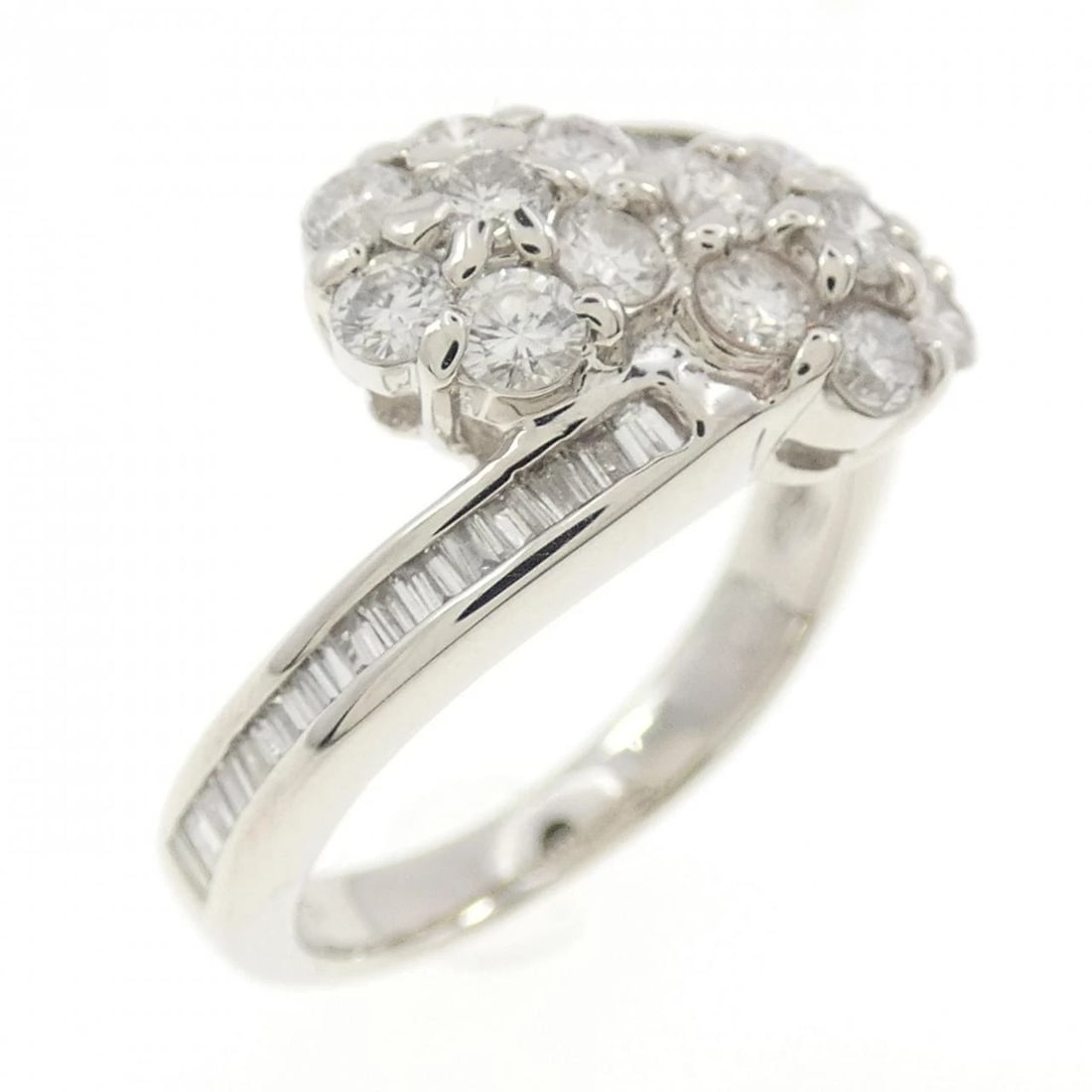 PT900 FLOWER DIAMOND RING: PT900 Flower Diamond Ring Brand: Unbranded Type/Style: Diamond ring Material: PT900, Main Stone/Creation Natural Color: Silver Size: US 5.5 Accessories: None Accessories Notice: When purchasing