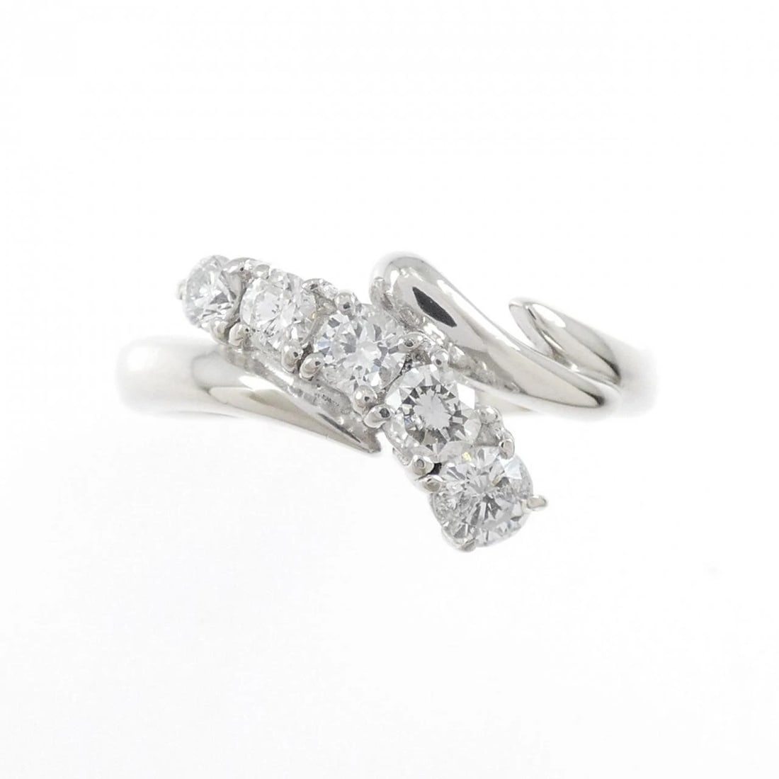 PT900 DIAMOND RING: PT900 Diamond Ring Brand: Unbranded Type/Style: Diamond Ring Material: PT900, Main Stone/Creation NATURAL Color: Silver Size: US 7 Accessories: None Accessories Notice: When purchasing pre-owned