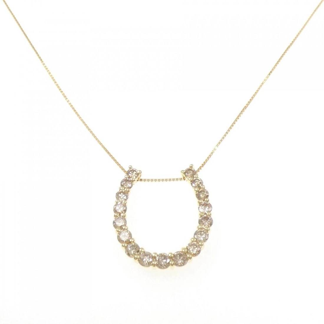 K18YG DIAMOND NECKLACE: K18YG Diamond Necklace Brand: Unbranded Type/Style: Diamond Necklace Material: K18YG, Main Stone/Creation NATURAL Color: YELLOW GOLD Size: 45CM Actual Size Pendant length approx. x width approx.: