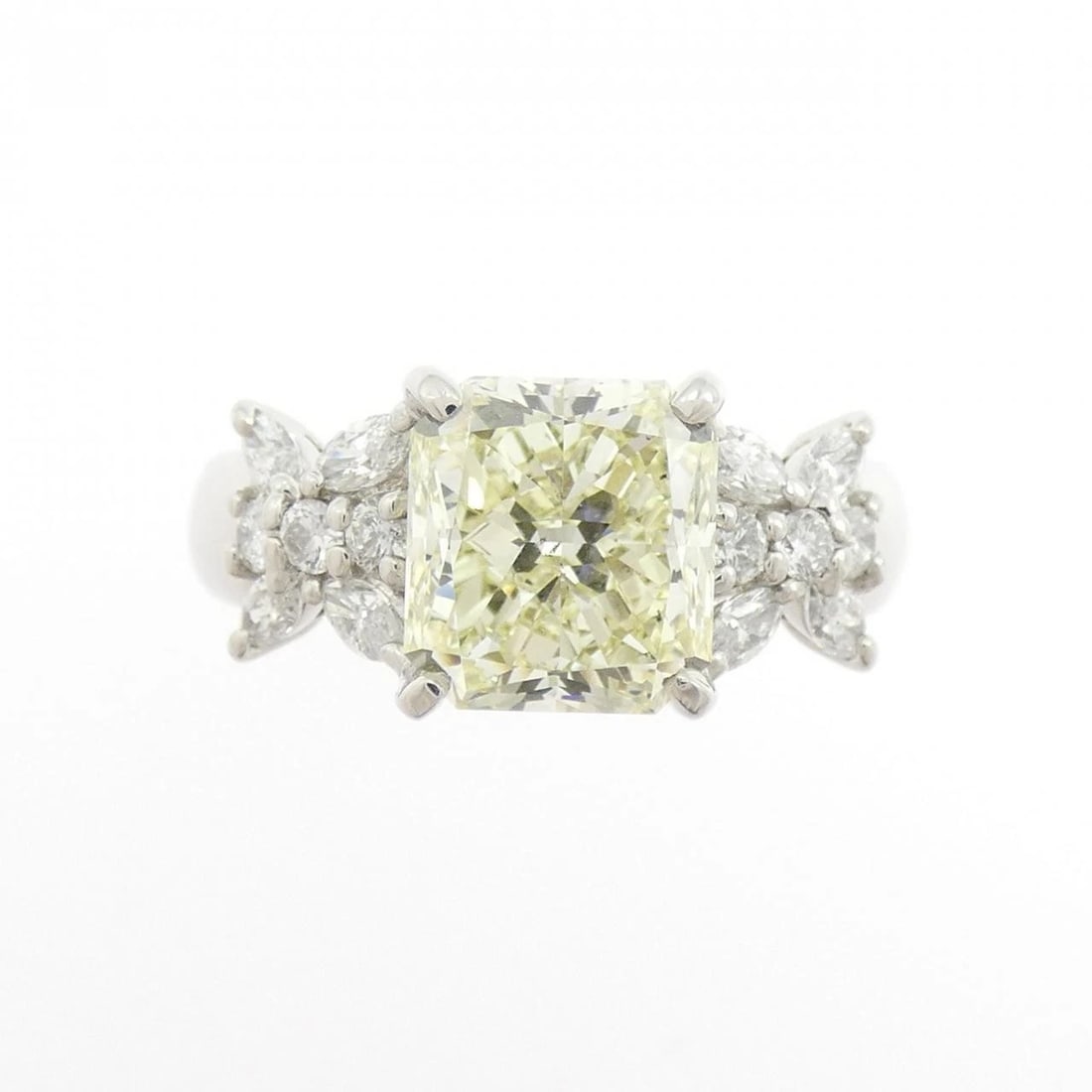PT900 DIAMOND RING: PT900 Diamond Ring Brand: Unbranded Type/Style: Ring Material: PT900, Main Stone/Creation Natural Color: Silver Size: US 6 1/4 Accessories: None Accessories Notice: When purchasing pre-own