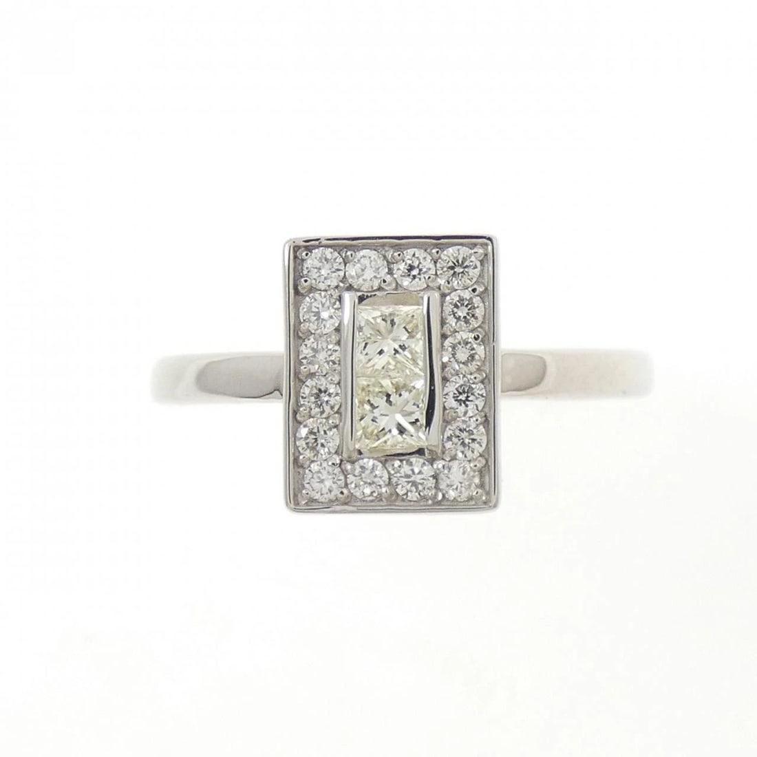 K18WG DIAMOND RING: K18WG Diamond Ring Brand: Unbranded Type/Style: Diamond Ring Material: 18k White Gold, Main Stone/Creation Natural Color: White Gold Size: US 5 1/4 Accessories: None Accessories Notice: When