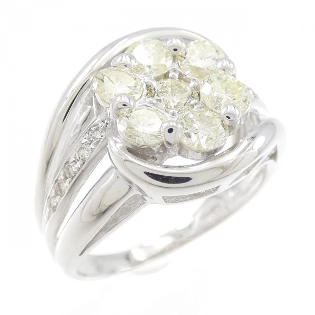 K18WG DIAMOND RING: K18WG Diamond Ring Brand: Unbranded Type/Style: Diamond ring Material: k18WG, Main Stone/Creation NATURAL Color: WHITE GOLD Size: US 10 Accessories: None Accessories Notice: When purchasin