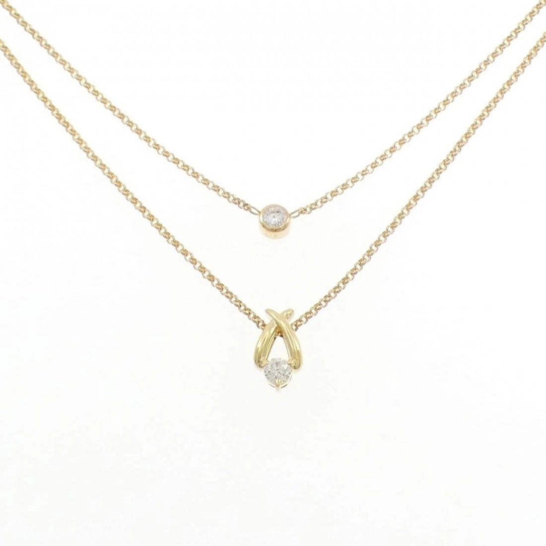 18K YELLOW GOLD DIAMOND NECKLACE: 18K Yellow Gold Diamond Necklace Brand: Unbranded Type/Style: Diamond Necklace Material: K18YG, Main Stone/Creation Natural Color: Yellow gold Size: 41cm Actual Size Pendant (top) Diameter around: