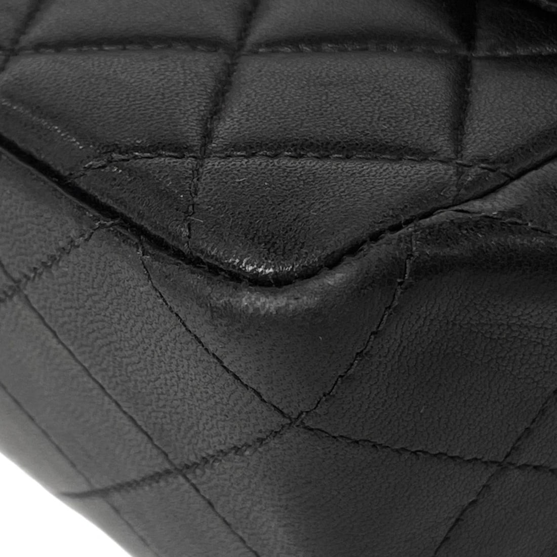 CHANEL (INTERLOCKING) CC LOGO HAND BAG - 6
