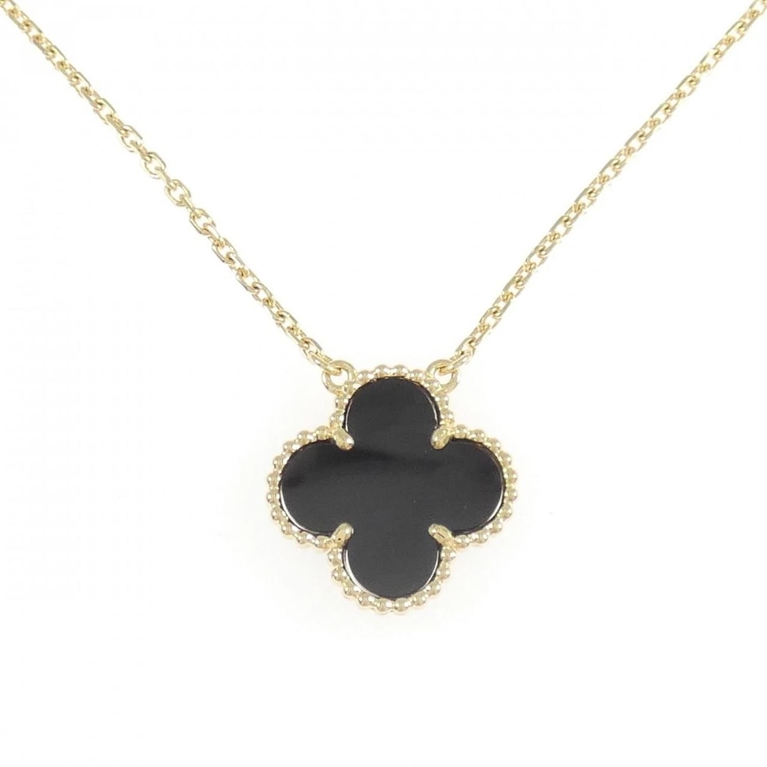 VAN CLEEF & ARPELS ALHAMBRA NECKLACE: Van Cleef & Arpels Alhambra Necklace Brand: Van Cleef & Arpels Type/Style: Van Cleef & Arpels Necklace Material: 750 yellow gold, Main Stone/Creation Onyx Color: none Size: Pendant length approx. x