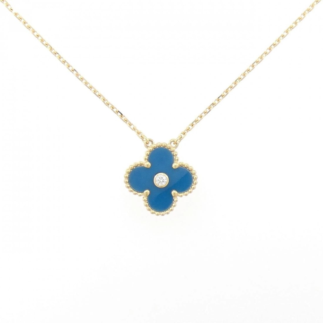 VAN CLEEF & ARPELS ALHAMBRA: Van Cleef & Arpels Alhambra Brand: Van Cleef & Arpels Type/Style: Van Cleef & Arpels Necklace Material: 750 Yellow Gold/Sable, Main Stone/Creation Natural Color: Yellow Gold/Sable Size: Pendant