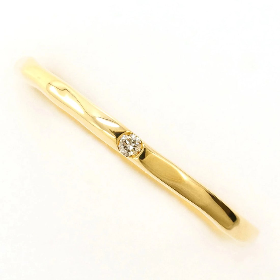 18K YELLOW GOLD RING DIAMOND: 18K Yellow Gold Ring Diamond Brand: Unbranded Type/Style: Band Ring Material: Yellow gold (18K) Color: Yellow Size: US 5.5 Accessories: None Accessories Notice: When purchasing pre-owned g