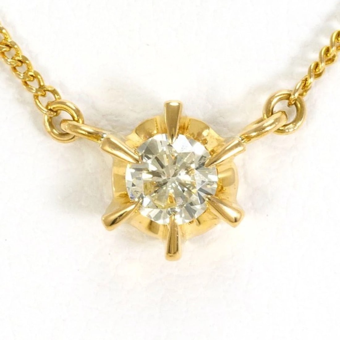 18K YELLOW GOLD NECKLACE DIAMOND: 18K Yellow Gold Necklace Diamond Brand: Unbranded Type/Style: Necklace Material: Yellow gold (18K) Color: Yellow gold Size: Neck Circumference 42 cm / 16.53'' Pendant Size 6mm x 5mm / 0.23'' x 0.19''
