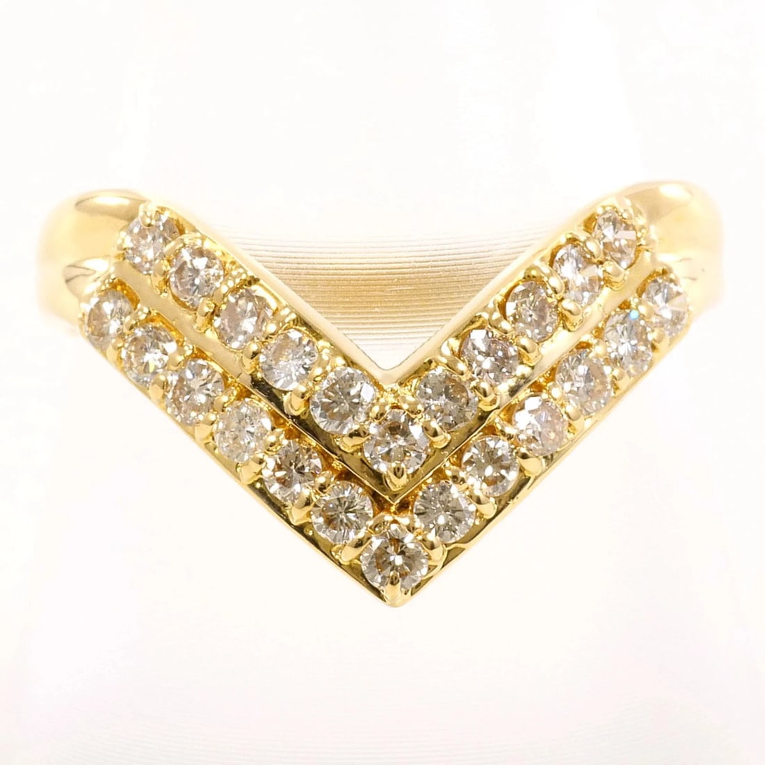 18K YELLOW GOLD RING: 18K Yellow Gold Ring Brand: Unbranded Type/Style: Band Ring Material: Yellow gold (18K) Color: Yellow gold Size: US 6.5 Accessories: None Accessories Notice: When purchasing pre-owned good