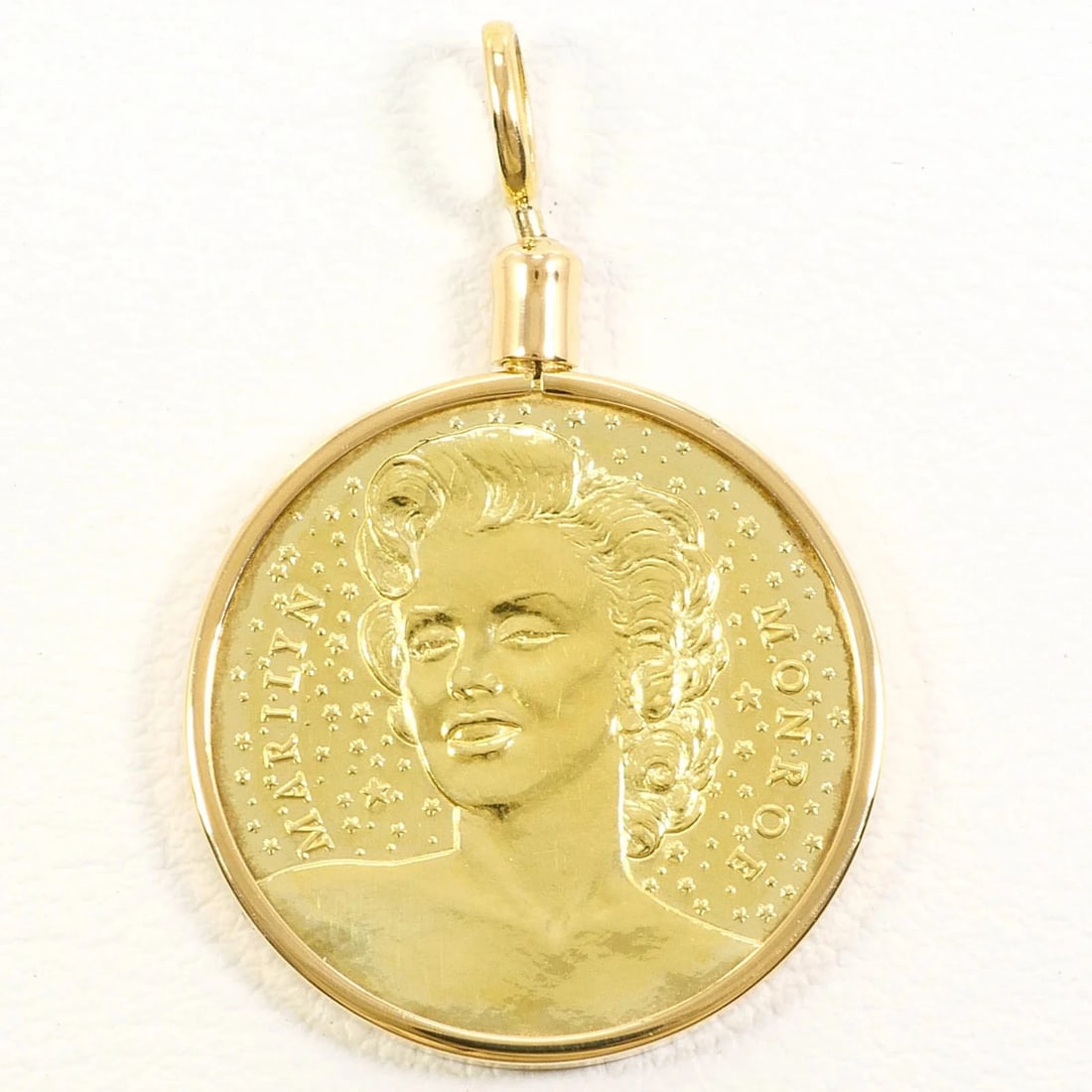18K YELLOW GOLD (YG) PENDANT TOP: 18K Yellow Gold (YG) Pendant Top Brand: Unbranded Type/Style: Pendant Material: Yellow gold (18K) Color: Yellow gold Size: Pendant Size 33mm x 22mm / 1.29'' x 0.86'' Accessories: None Accessories