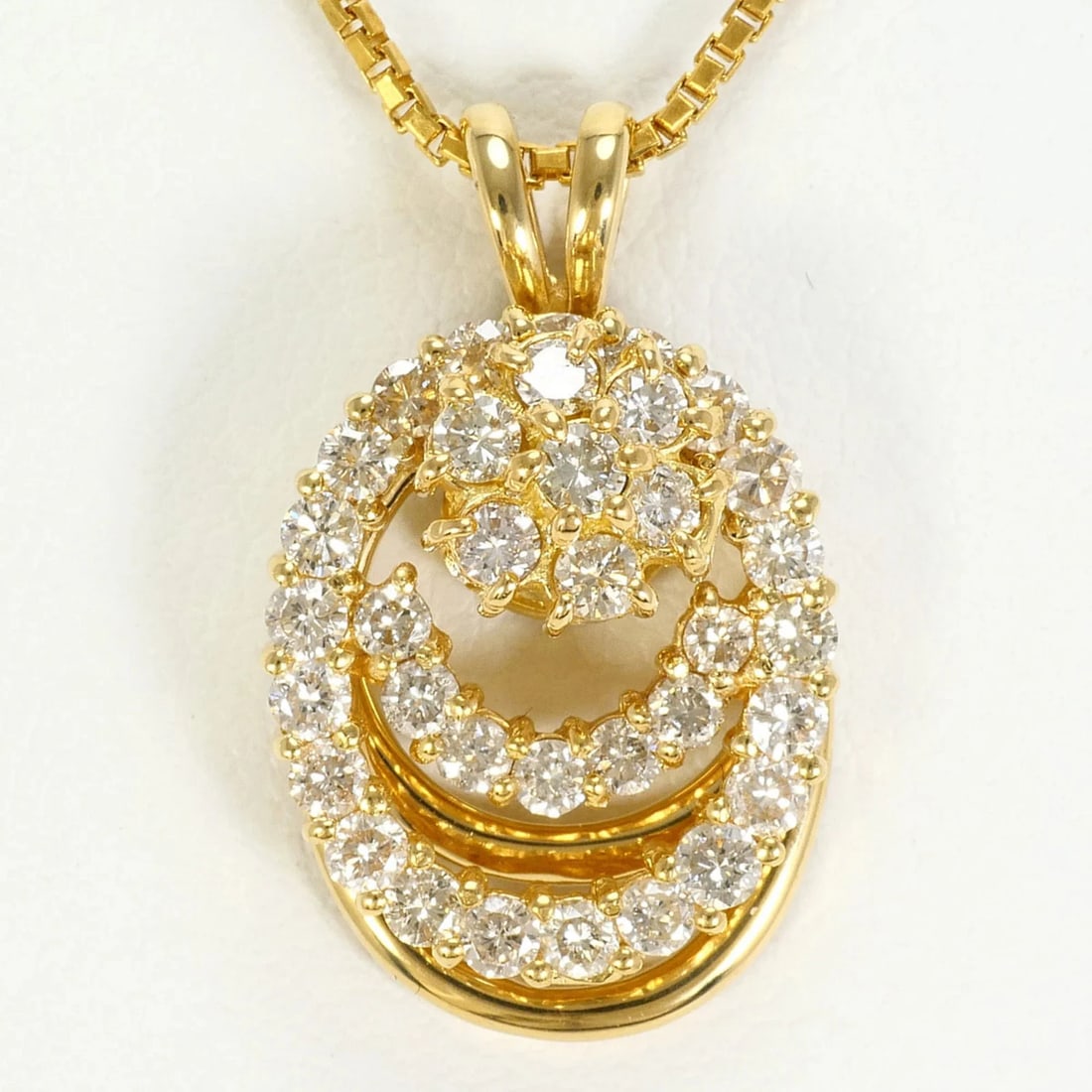 18K YELLOW GOLD NECKLACE DIAMOND: 18K Yellow Gold Necklace Diamond Brand: Unbranded Type/Style: Necklace Material: Yellow gold (18K) Color: Yellow gold Size: Neck Circumference 40 cm / 15.74'' Pendant Size 20mm x 13mm / 0.78'' x