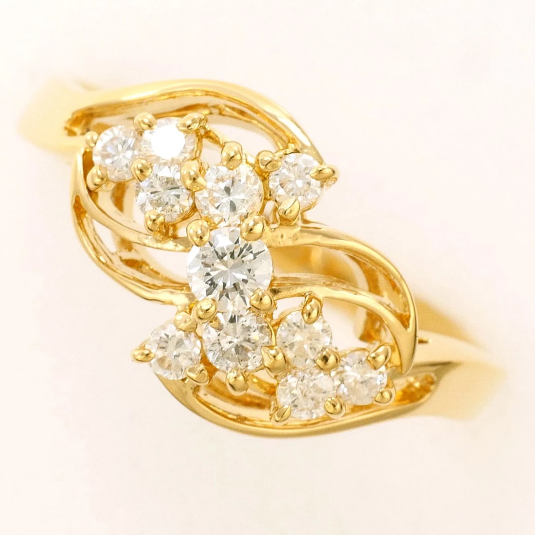 18K YELLOW GOLD RING DIAMOND: 18K Yellow Gold Ring Diamond Brand: Unbranded Type/Style: Band Ring Material: Yellow gold (18K) Color: Yellow gold Size: US 6.5 Accessories: None Accessories Notice: When purchasing pre-ow