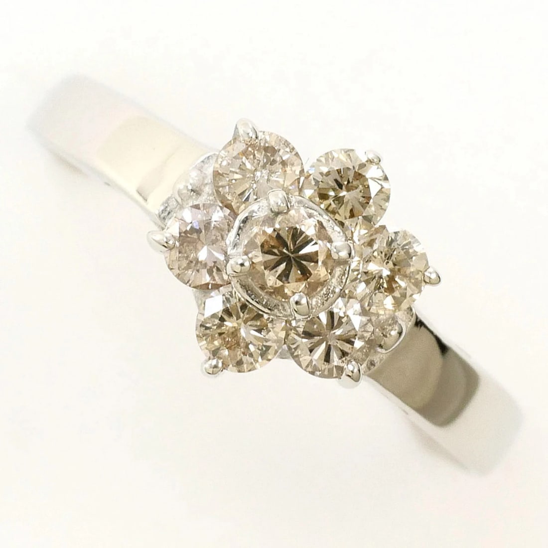 PT900 PLATINUM RING DIAMOND: PT900 Platinum Ring Diamond Brand: Unbranded Type/Style: Band Ring Material: Platinum 900 Color: Brown, Platinum Size: US 6.5 Accessories: None Accessories Notice: When purchasing pre-owne
