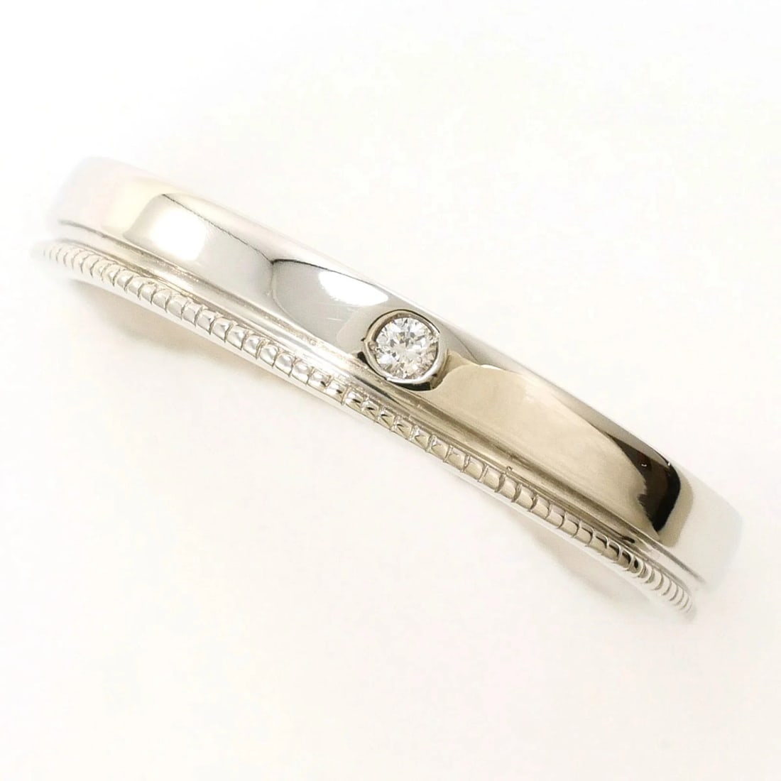 PT900 PLATINUM RING DIAMOND: PT900 Platinum Ring Diamond Brand: Unbranded Type/Style: Band Ring Material: Platinum 900, Main Stone/Creation Natural Color: Platinum Size: US 4 Accessories: None Accessories Notice: When