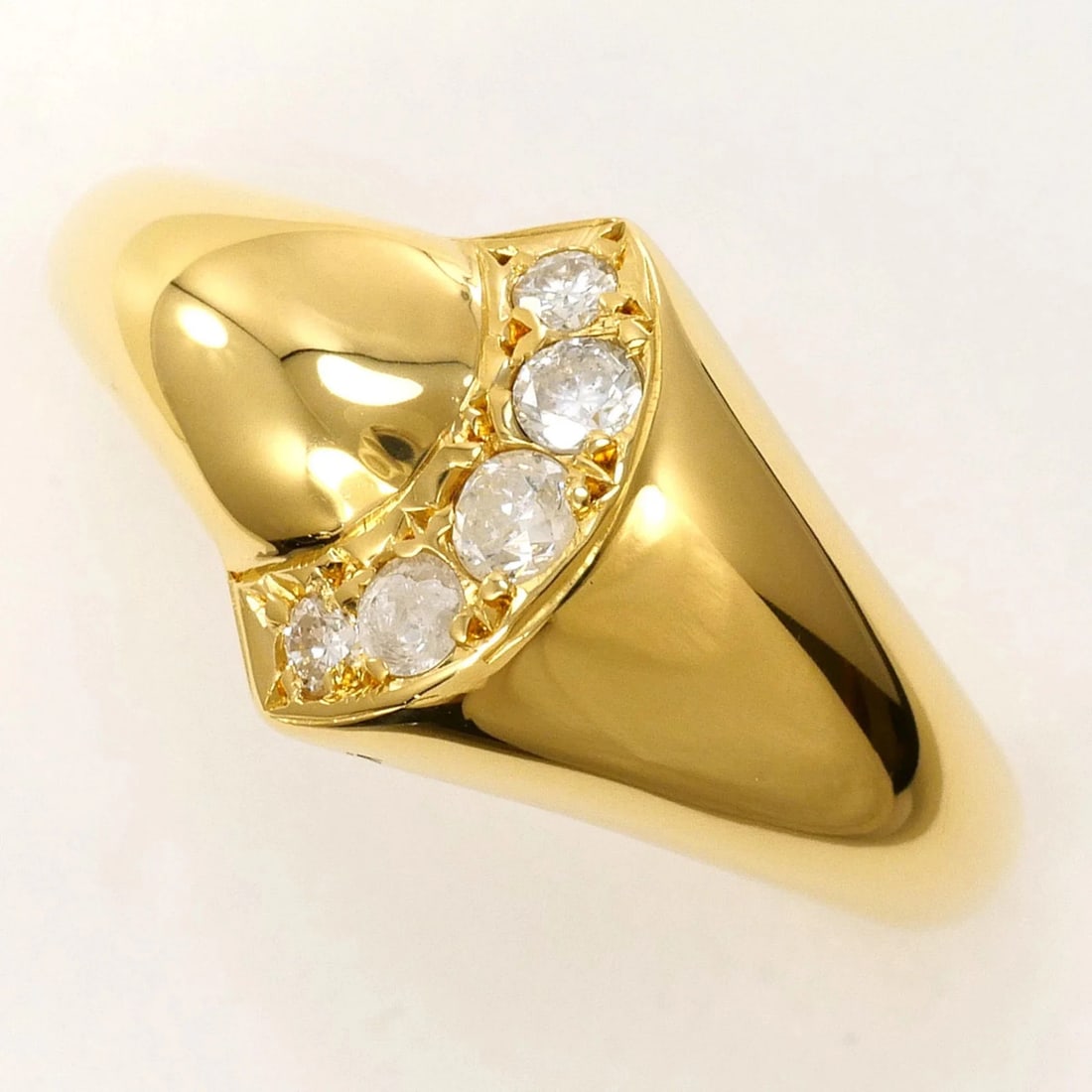 18K YELLOW GOLD RING DIAMOND: 18K Yellow Gold Ring Diamond Brand: Unbranded Type/Style: Band Ring Material: Yellow gold (18K) Color: Yellow gold Size: US 5.5 Accessories: None Accessories Notice: When purchasing pre-ow