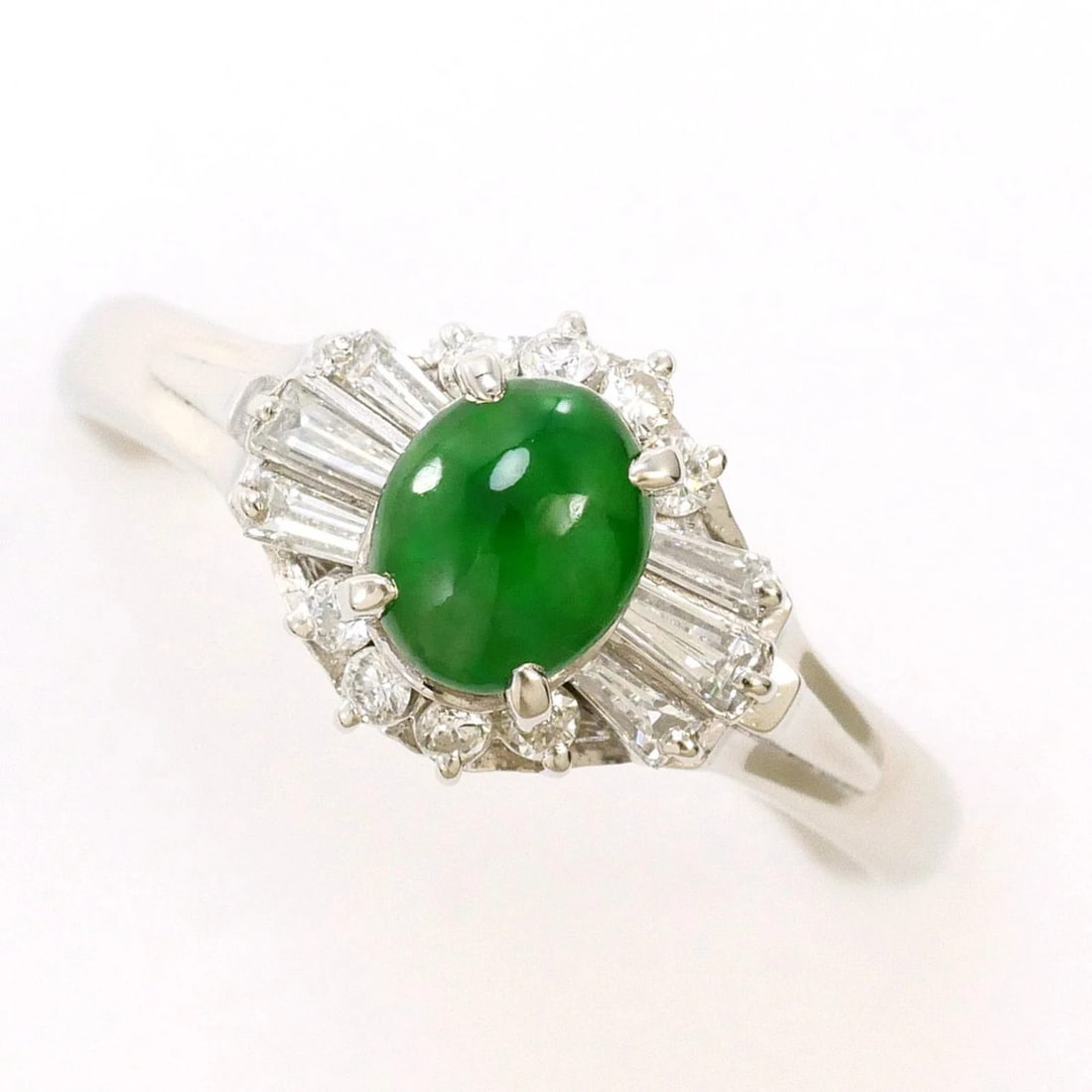 PT900 PLATINUM RING, 1 PIECE, DIAMOND: PT900 Platinum Ring, 1 piece, Diamond Brand: Unbranded Type/Style: Band Ring Material: Platinum 900, Main Stone/Creation Natural Jade Color: Platinum Size: US 7.5 Accessories: None Accessories