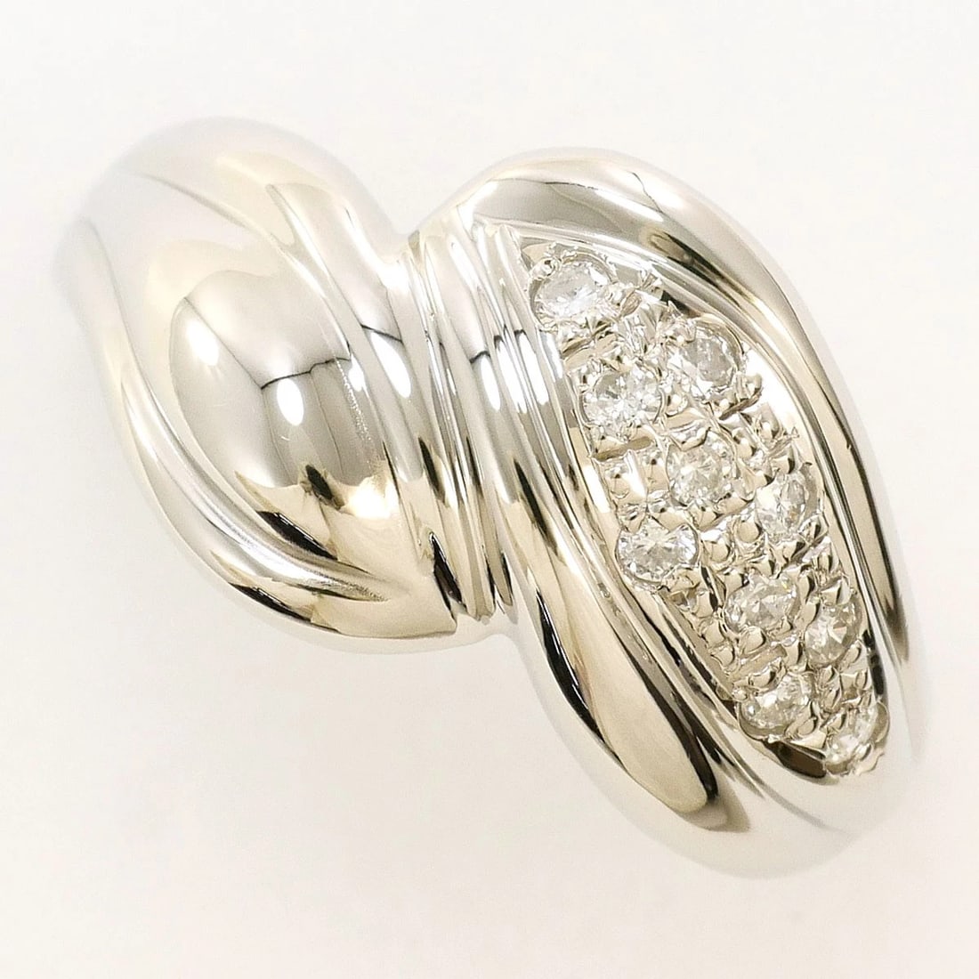 PT850 PLATINUM RING DIAMOND: PT850 Platinum Ring Diamond Brand: No Brand Type/Style: Ring Material: PT850 Platinum, Main Stone/Creation Diamond Color: Silver Size: US 7 1/4 Accessories: None Accessories Notice: When p