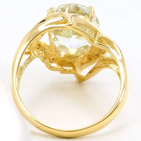 RING K18/YELLOW GOLD: Ring K18/Yellow Gold Brand: No Brand Type/Style: Ring Material: K18/Yellow Gold, Main Stone/Creation Aquamarine Diamond Color: Yellow Gold Size: US7 Accessories: None Accessories Notice: When