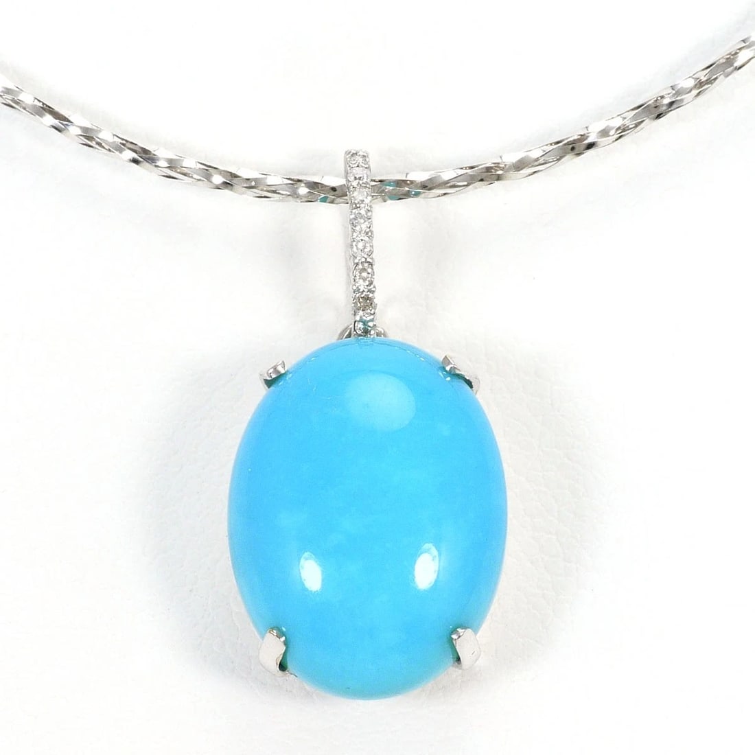 K18 18K GOLD NECKLACE TURQUOISE: K18 18k gold Necklace Turquoise Brand: No Brand Type/Style: Necklace Material: 18k gold, Main Stone/Creation Turquoise Color: gold Size: Total length42cm Accessories: None Accessories Notice: When