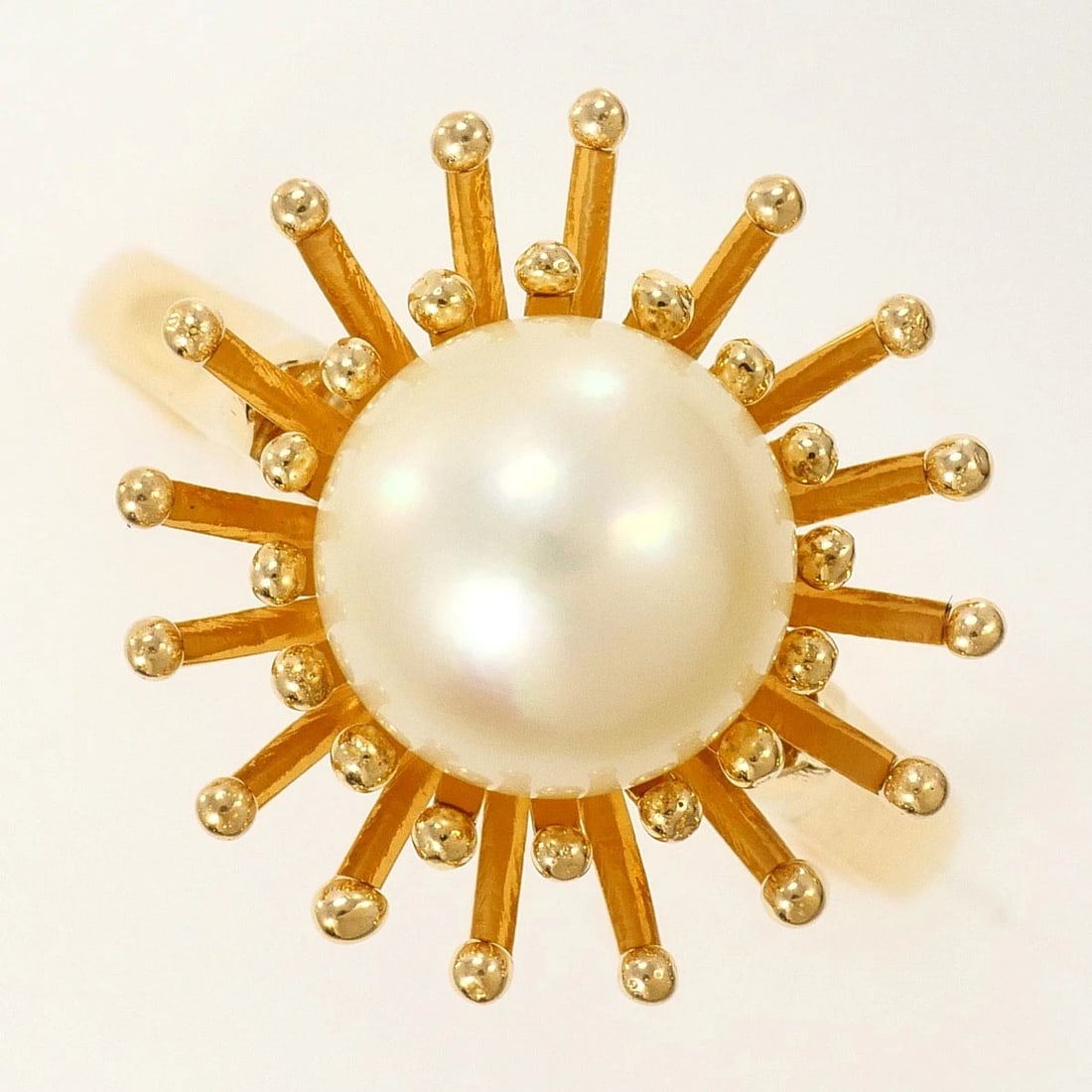 K18 18K GOLD RING PEARL: K18 18k gold Ring Pearl Brand: No Brand Type/Style: Ring Material: 18k gold, Main Stone/Creation Cultured Pearl Color: gold Size: US 8 1/2 Accessories: None Accessories Notice: When purchasing