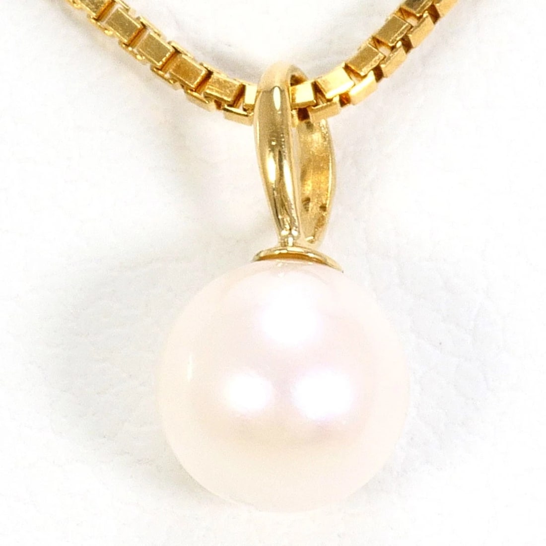 K18 18K GOLD NECKLACE PEARL: K18 18k gold Necklace Pearl Brand: No Brand Type/Style: Necklace Material: 18k gold, Main Stone/Creation Cultured Pearl Color: gold Size: Total length41cm Accessories: None Accessories Notice: When
