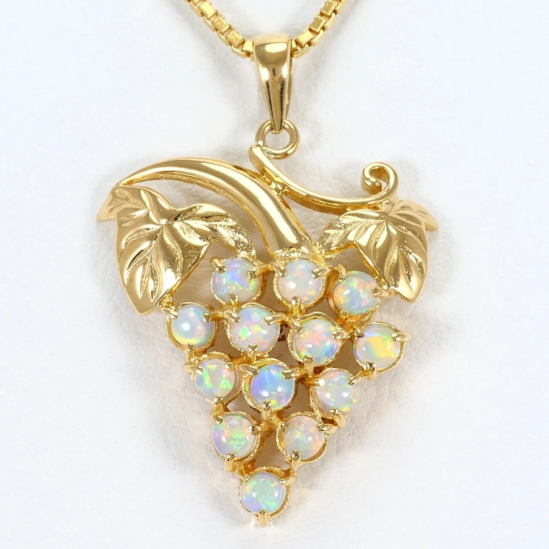 K18 18K GOLD NECKLACE OPAL: K18 18k gold Necklace opal Brand: No Brand Type/Style: Necklace Material: 18k gold, Main Stone/Creation Opal Color: Gold Size: Total length39cm Accessories: None Accessories Notice: When purchasing