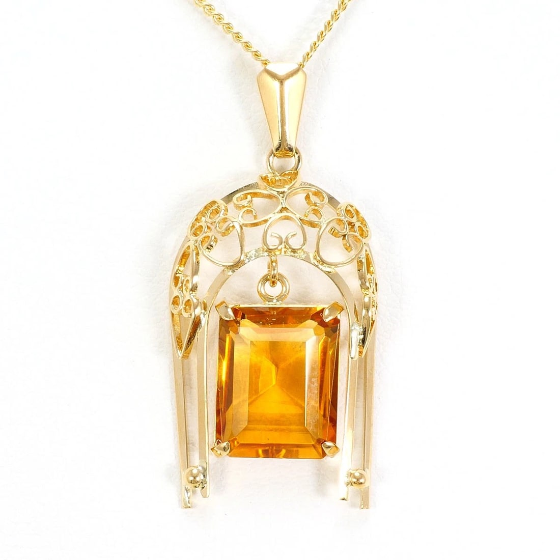 K18 18K GOLD NECKLACE CITRIN: K18 18k gold Necklace Citrin Brand: No Brand Type/Style: Necklace Material: 18k gold, Main Stone/Creation Citrine Color: Gold Size: Total length 45cm Accessories: None Accessories Notice: When