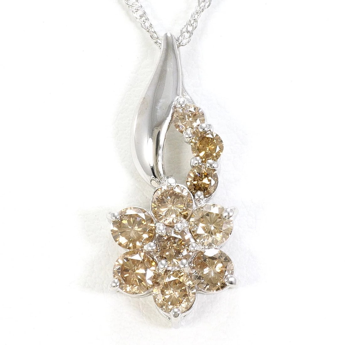 K18 18K GOLD NECKLACE BROWN DIAMOND: K18 18k gold Necklace Brown Diamond Brand: No Brand Type/Style: Necklace Material: 18k gold, Main Stone/Creation Diamond brown Color: Gold Size: total length 42cm Accessories: None Accessories