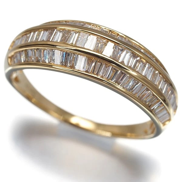 DIAMOND TAPERED AND BAGUETTE-CUT RING 18K 750 YELLOW GOLD: Diamond Tapered and Baguette-cut Ring 18K 750 Yellow Gold Brand: Unbranded Type/Style: Ring Material: 18K 750 Yellow Gold, Main Stone/Creation Natural Color: Yellow Size: US 9 Accessories: None