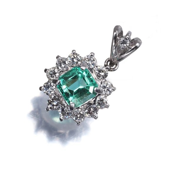 EMERALD DIAMOND PENDANT 900 PLATINUM: Emerald Diamond Pendant 900 Platinum Brand: Unbranded Type/Style: Pendant Material: 900 Platinum, Main Stone/Creation Natural Color: Silver Size: Design size: 17.9 x 11.0mm Bail inner diameter: 3.8 x