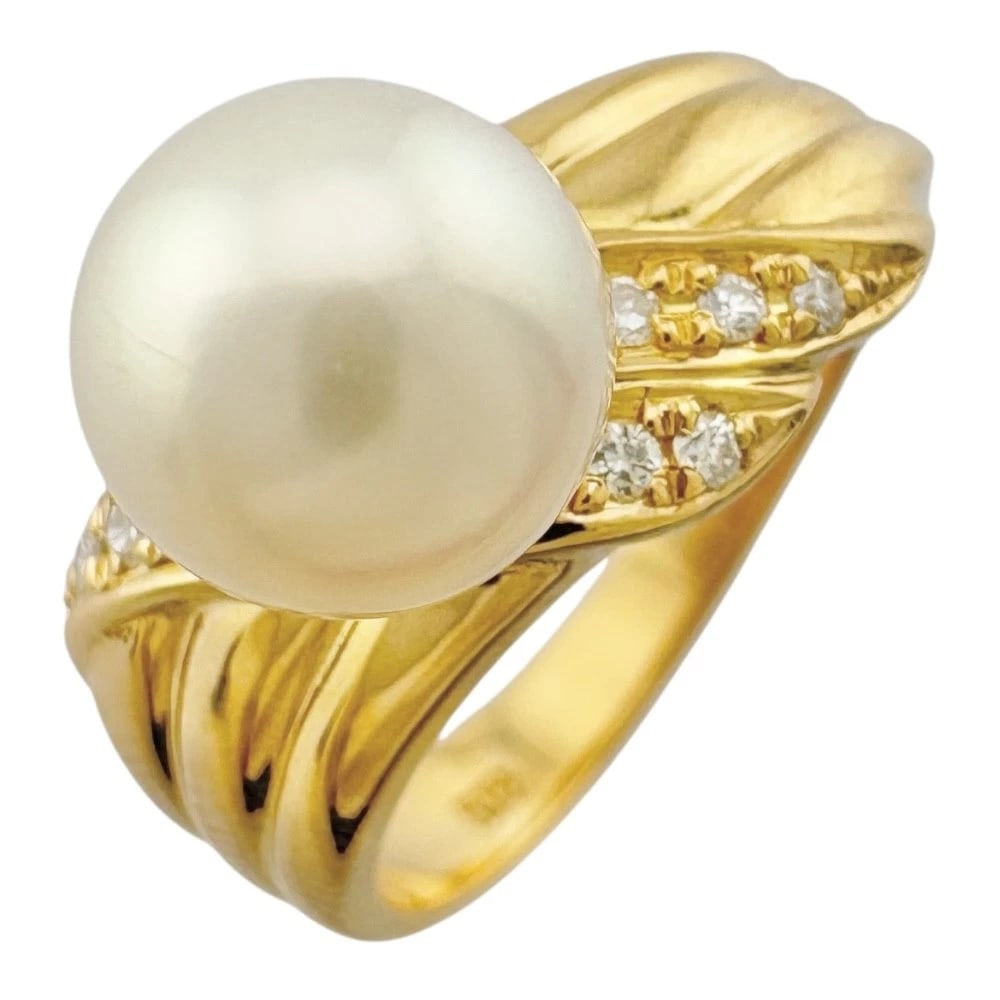 RING K18 YELLOW GOLD AKOYA PEARL DIAMOND: Ring K18 yellow gold Akoya pearl diamond Brand: Unbranded Type/Style: Ring Material: K18 yellow gold, Main Stone/Creation Akoya pearl/diamond Color: gold Size: US 5 3/4 Accessories: None A