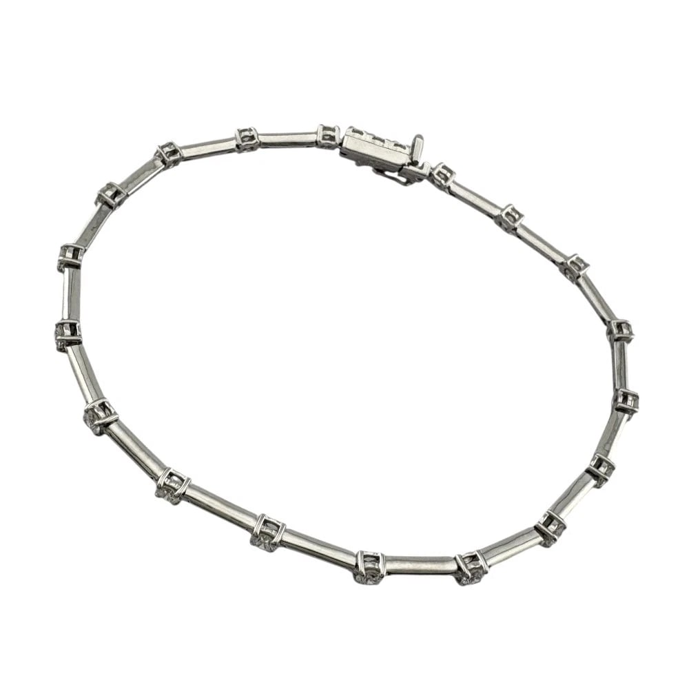 TASAKI BRACELET K18 WHITE GOLD DIAMOND: TASAKI Bracelet K18 white gold diamond Brand: TASAKI Type/Style: Bracelet Material: K18 white gold, Main Stone/Creation NATURAL Color: Silver Size: Total Length:18cm High limit:2.0mm Chain