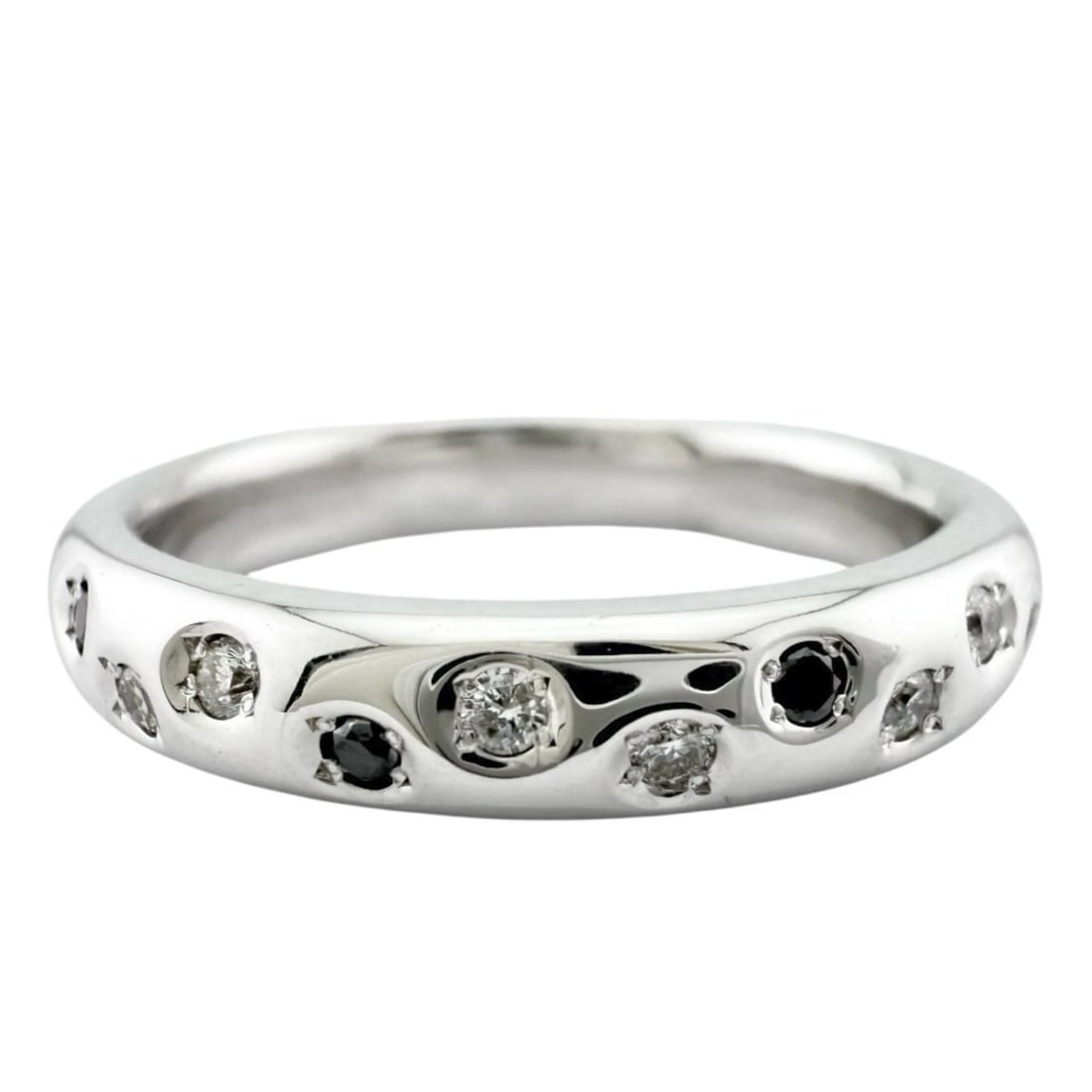 RING K18 WHITE GOLD DIAMOND: Ring K18 white gold diamond Brand: Unbranded Type/Style: Ring Material: K18 white gold, Main Stone/Creation Natural Color: Silver Size: US 6 1/2 Accessories: None Accessories Notice: When